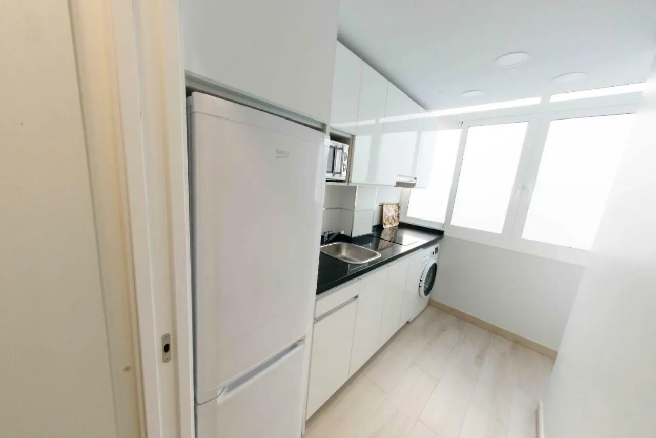 Luxury And Cozy Apartment Malaga contacts